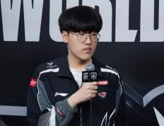 开云平台-英雄联盟S15：宝蓝神之一手！LPL双雄冲击瑞士轮八强席位