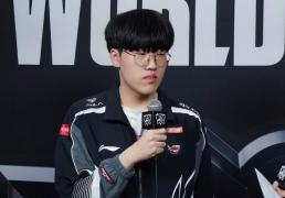 开云平台-英雄联盟S15：宝蓝神之一手！LPL双雄冲击瑞士轮八强席位