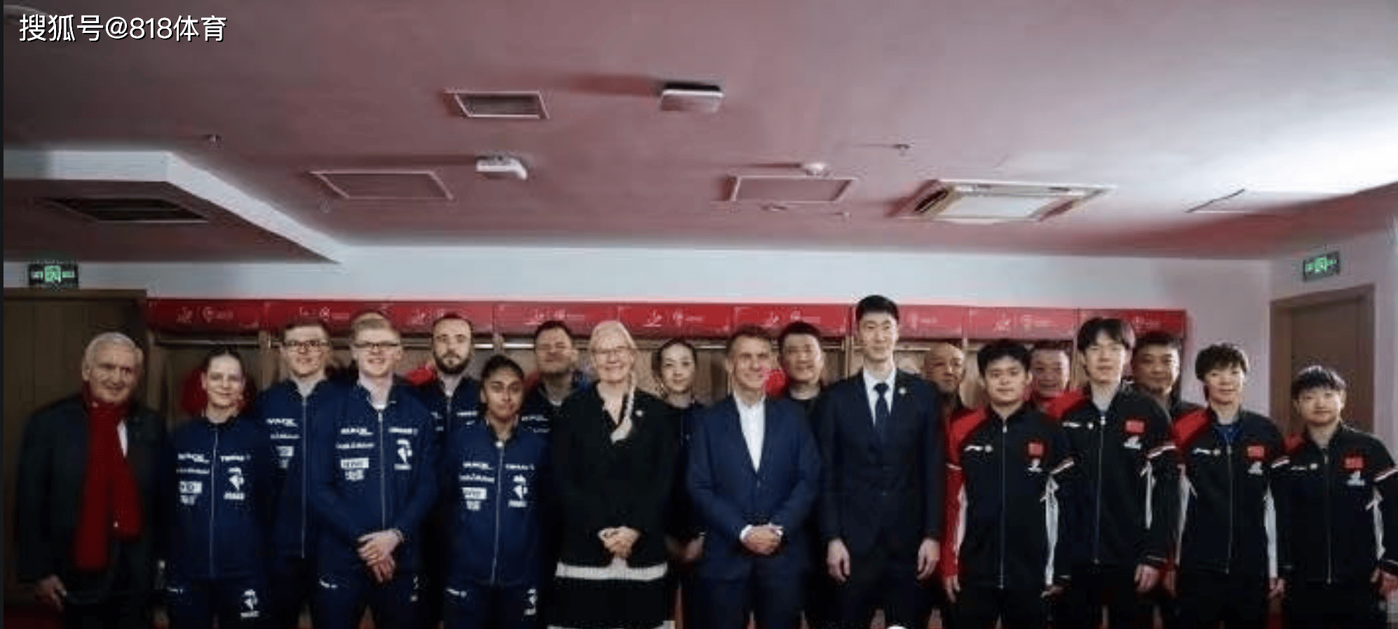 开云-排面!马克龙访问成都王楚钦孙颖莎陪练,大头爆冲打得马克龙尴尬微笑