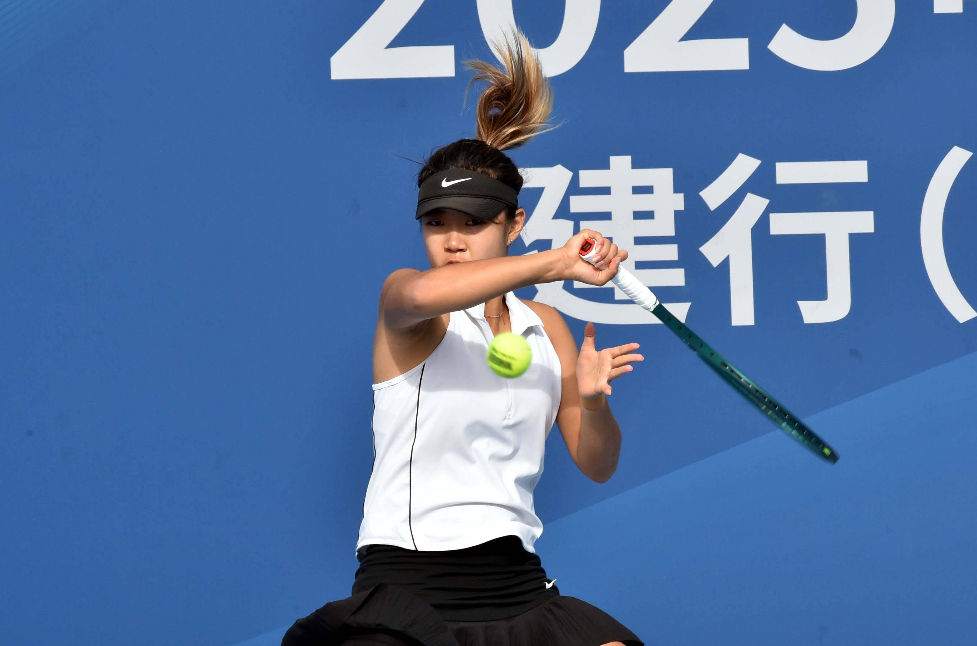 开云下载-（躰(tǐ)育）网球(qiú)——中国巡回赛香港公(gōng)开赛：王嘉怡晋級(jí)决赛