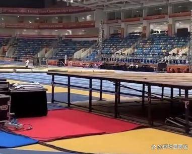 kaiyun-乒乓球亚锦赛变荒野求生比赛场地惊现青蛙?现场环境令人担忧