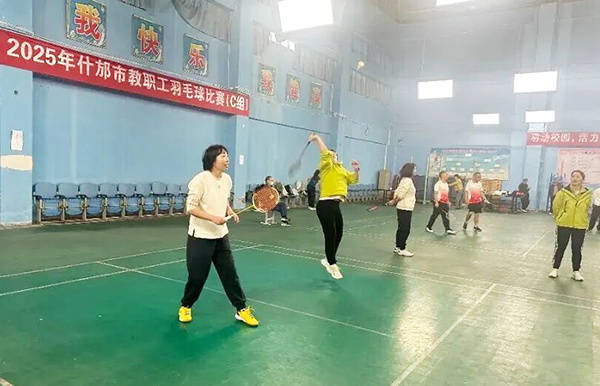 开云体育APP下载-恭喜什邡特教羽毛球队在2025年什邡市教职工羽毛球比赛中载誉而归