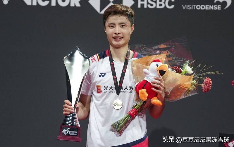 开云体育APP下载-安东森(sēn)法(fǎ)国夺冠(guān)后羽毛球男单世(shì)界(jiè)排名。石宇奇依然高居(jū)榜首。