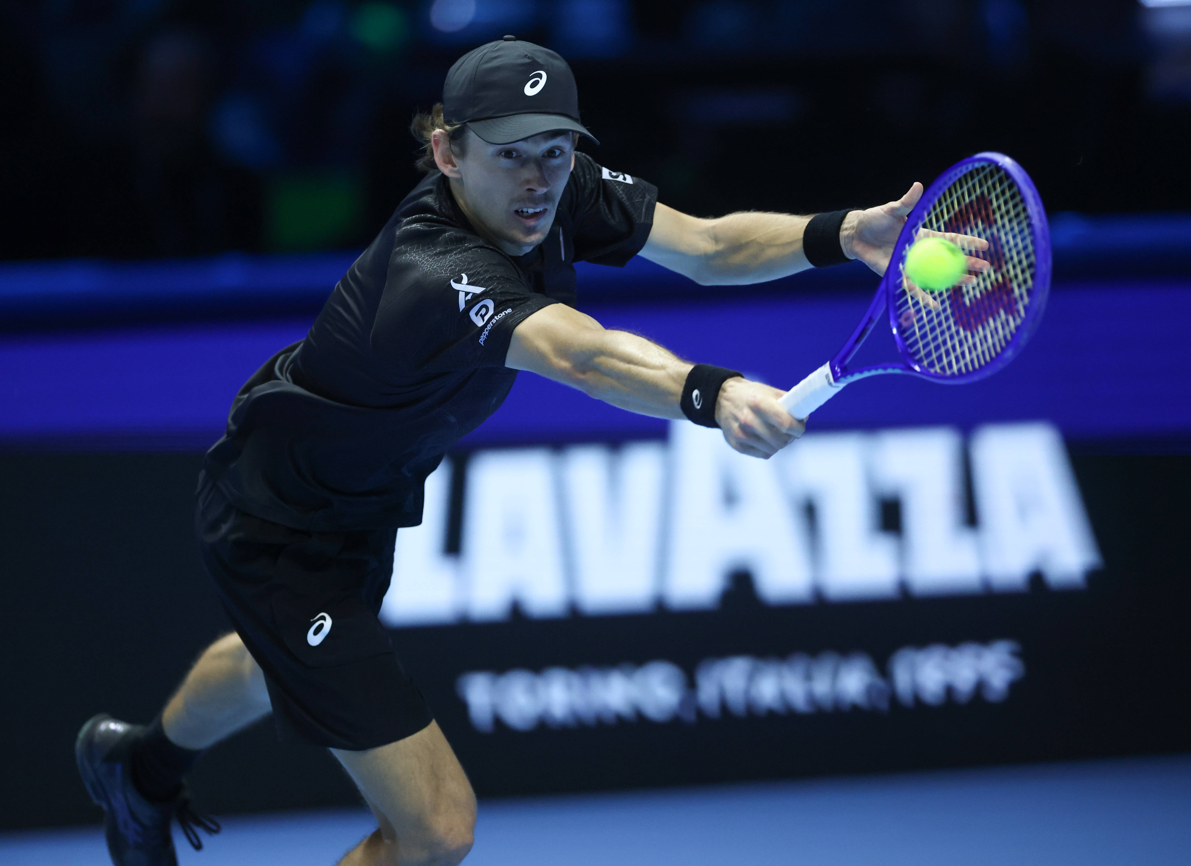 开云-(体育)网球——ATP年终总决赛半决赛:辛纳胜德米纳尔